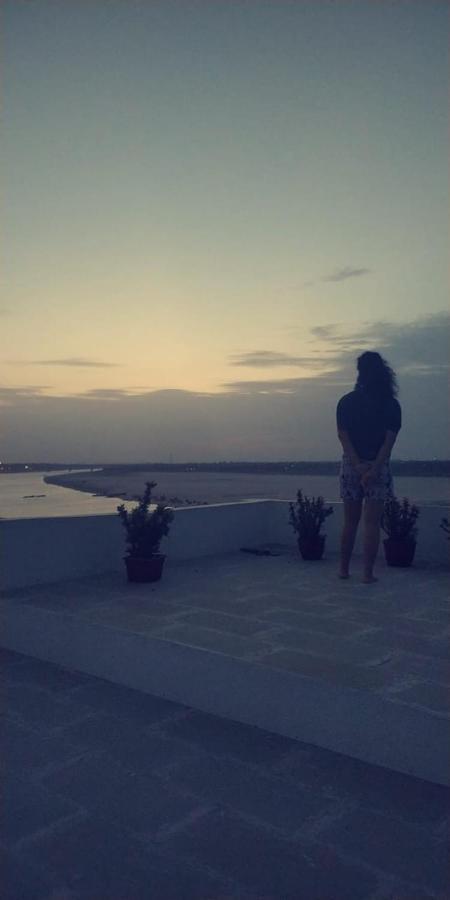 Shiva Ganges View Guest House พาราณสี ภายนอก รูปภาพ