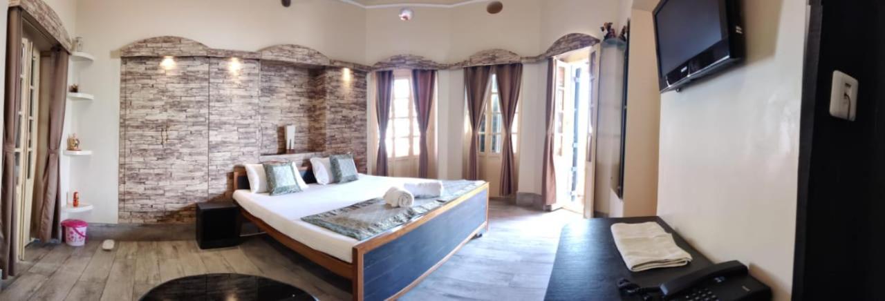 Shiva Ganges View Guest House พาราณสี ภายนอก รูปภาพ