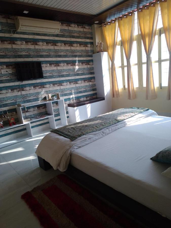 Shiva Ganges View Guest House พาราณสี ภายนอก รูปภาพ