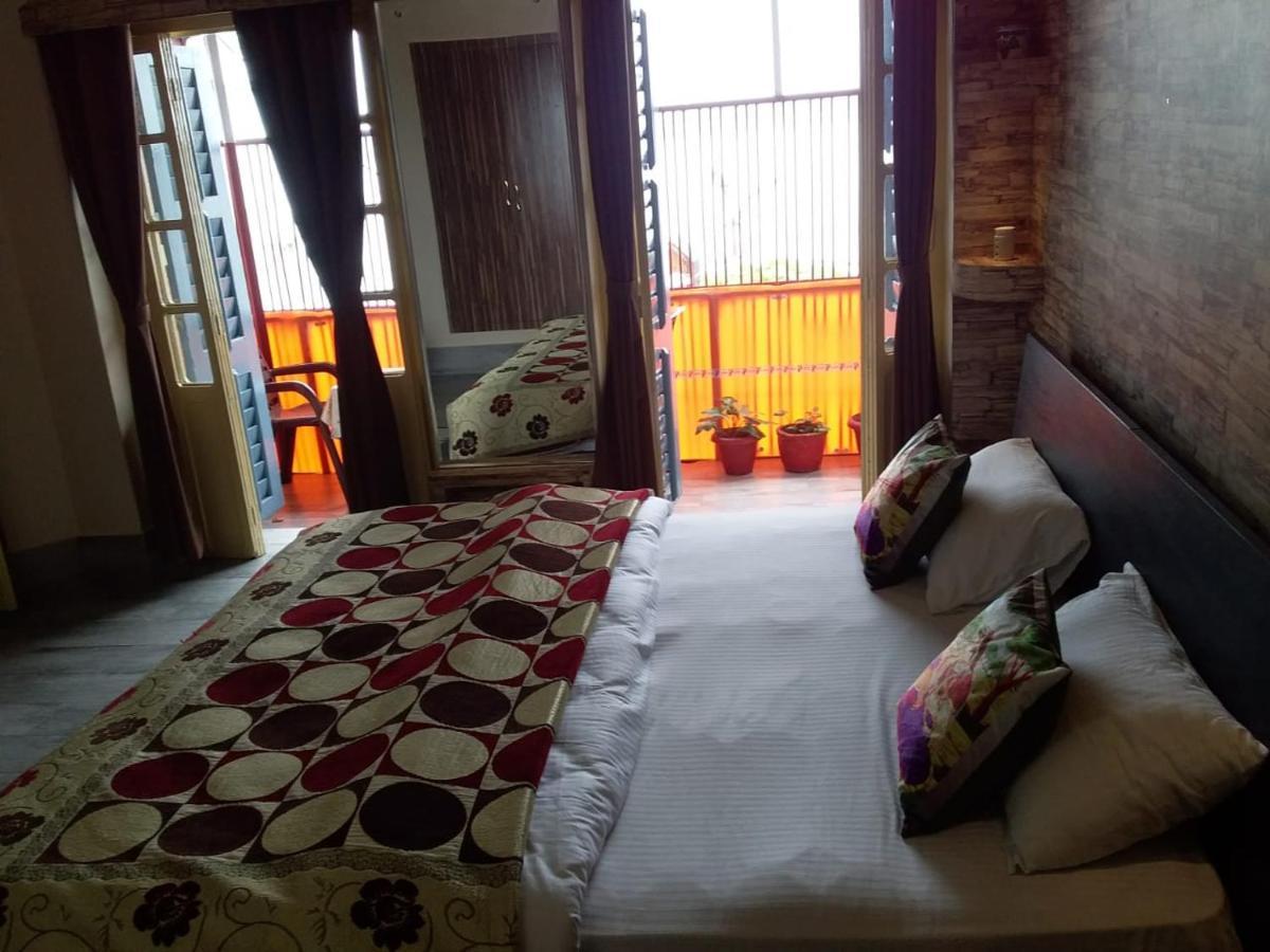 Shiva Ganges View Guest House พาราณสี ภายนอก รูปภาพ