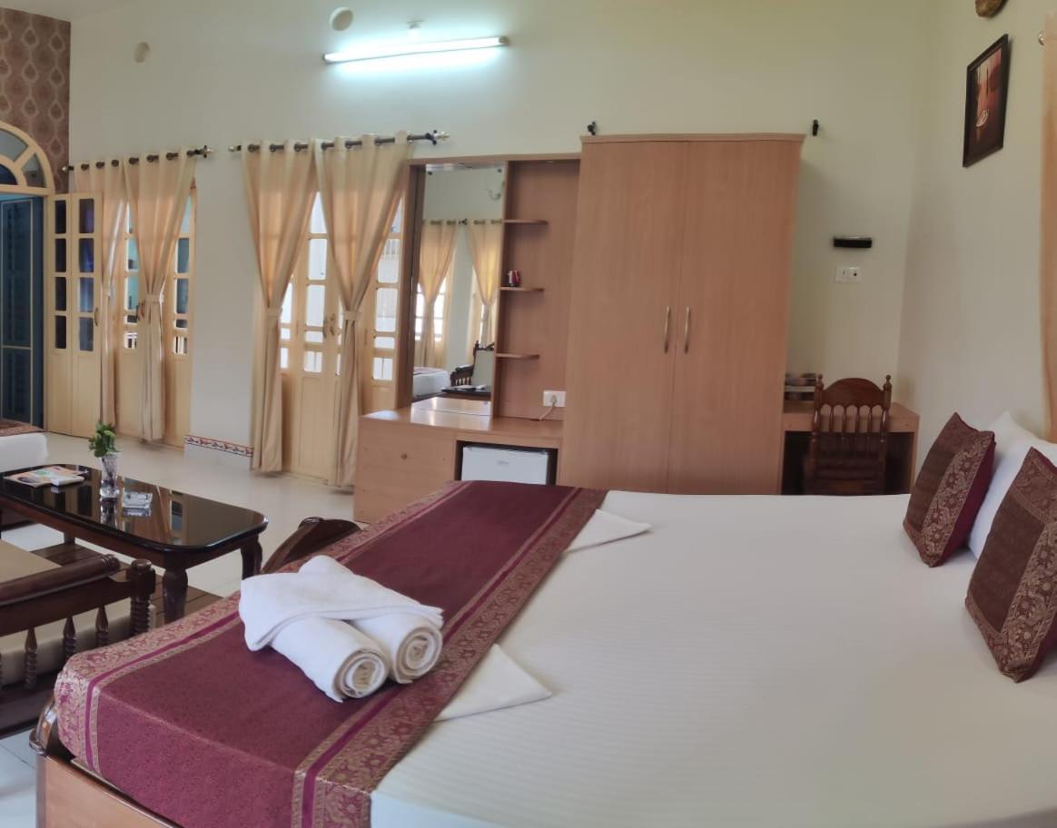 Shiva Ganges View Guest House พาราณสี ภายนอก รูปภาพ