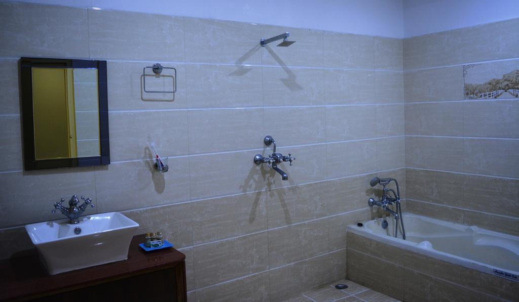 Shiva Ganges View Guest House พาราณสี ภายนอก รูปภาพ