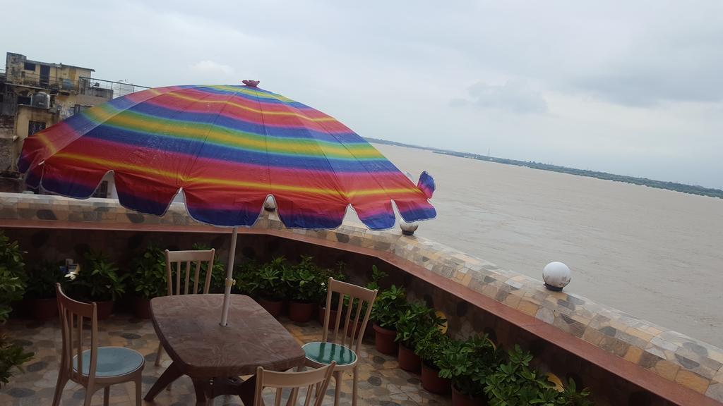 Shiva Ganges View Guest House พาราณสี ภายนอก รูปภาพ