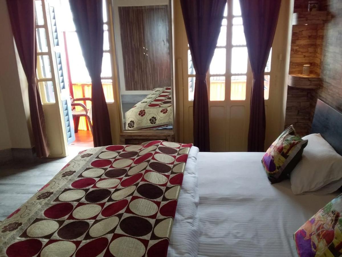 Shiva Ganges View Guest House พาราณสี ภายนอก รูปภาพ
