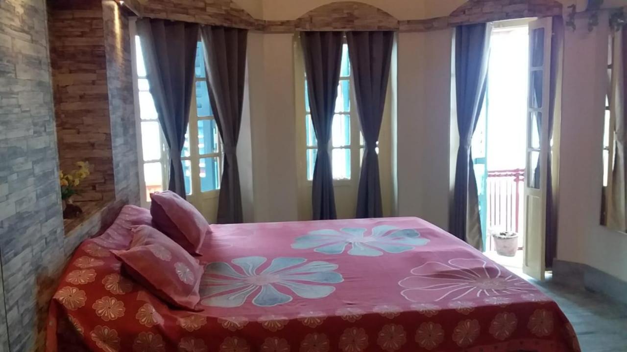 Shiva Ganges View Guest House พาราณสี ภายนอก รูปภาพ
